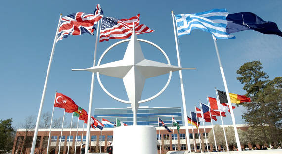 НАТО призывает Россию капитулировать и отдать Крым
