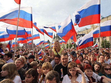 Большинство россиян назвали свою страну свободной и передовой