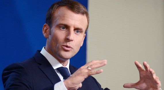 Макрон ввел режим чрезвычайного положения во французской экономике
