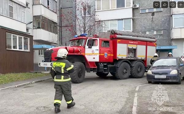 Пожарные спасли жителя Саяногорска из горящей квартиры