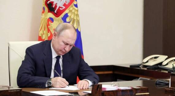 Путин подписал запрет на поставки нефти странам, поддержавшим «потолок цен»