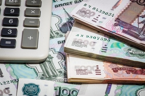 Сегодня МРОТ в Хакасии вырос на 300 рублей