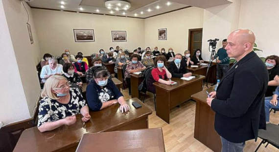 Сергей Сокол обсудил с абаканскими педагогами образование в Хакасии