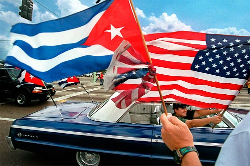 США забирают дипломатов с Кубы и тормозят выдачу американских виз