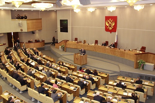 Российских сенаторов предложили лишать мандатов за месяц прогулов