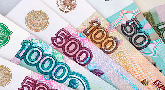 Госдума подняла МРОТ до 7800 рублей в месяц