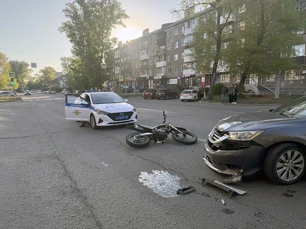 В Абакане дети на питбайке попали в ДТП