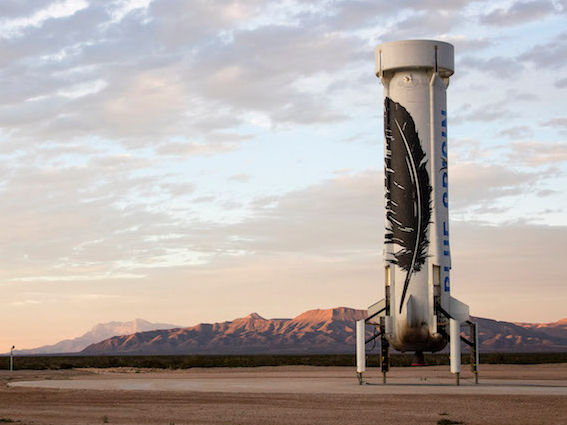 Ракета Blue Origin совершила успешный полет и посадку (ВИДЕО)
