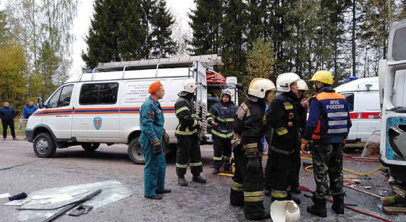 Тринадцать человек погибли при ДТП с маршруткой в Тверской области
