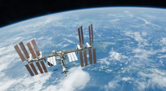 В 2018 году Роскосмос отправит на МКС троих космонавтов
