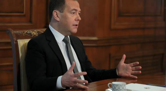 Медведев усомнился в необходимости обсуждать с США вопросы контроля вооружений