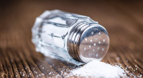 Диетологи призвали сократить употребление соли