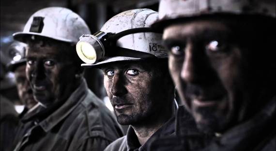 Кузбасские угольщики случайно откопали шахтеров  (ВИДЕО)