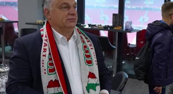 Украина потребовала от Венгрии извинений за шарф Орбана
