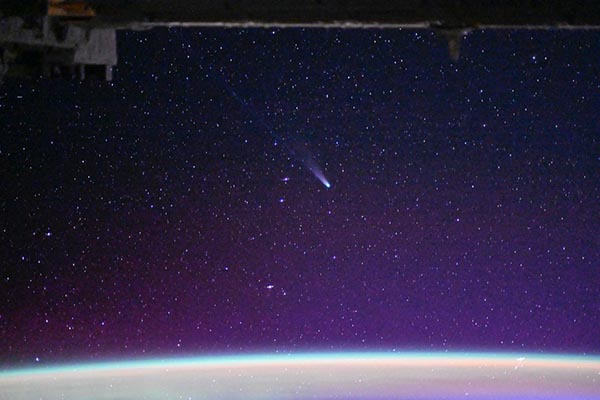 Уникальную комету снял с борта МКС космонавт Олег Платонов