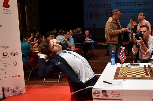 Карякин победил Карлсена в восьмой партии матча за шахматную корону