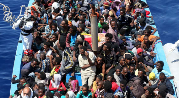 За трое суток у берегов Испании нашли почти 2 тыс. мигрантов