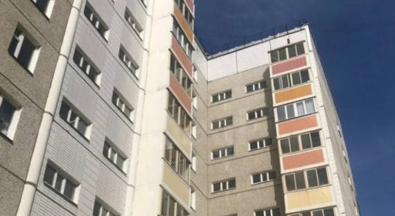 В Черногорске погиб ребенок, выпавший из окна общежития
