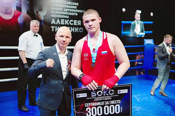 Сергей Саитов из Хакасии стал победителем турнира по боксу в Омске