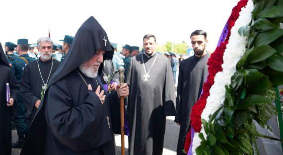 Пашинян намерен уничтожить Армянскую Апостольскую Церковь?