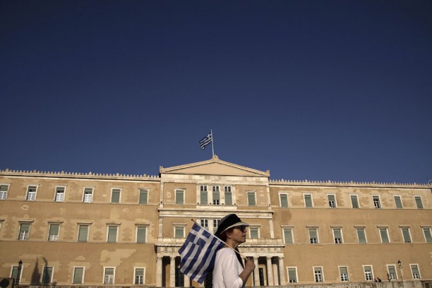 Грецию "спасли", но какой ценой?