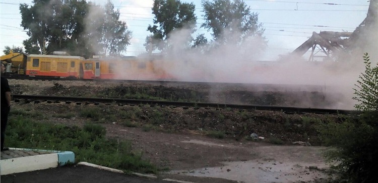 В Красноярске вагоны сошли с рельс и повредили трубопровод