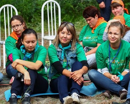 Преподаватели и студенты ХГУ курируют форум "Этнова" 