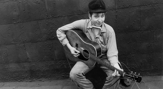 Гитару Боба Дилана продали за 396 тысяч долларов