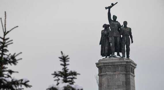 В Софии сносят памятник советским солдатам