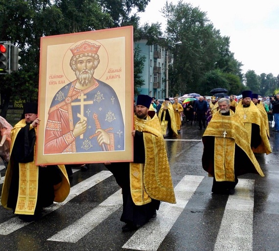 В Хакасии состоялся крестный ход в честь 1030-летия Крещения Руси
