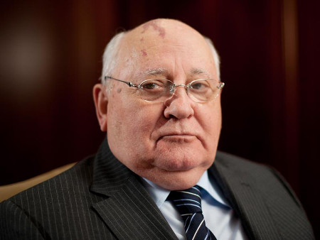 Горбачев передумал: не стоило вводить "сухой закон" в 1985 году