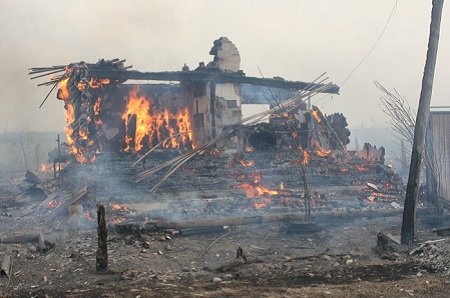 В Хакасии проходят субботники в деревнях, пострадавших от пожаров