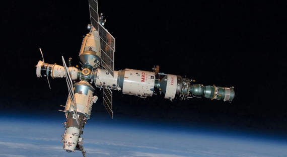 Лавров призвал не допустить размещения вооружений в космосе
