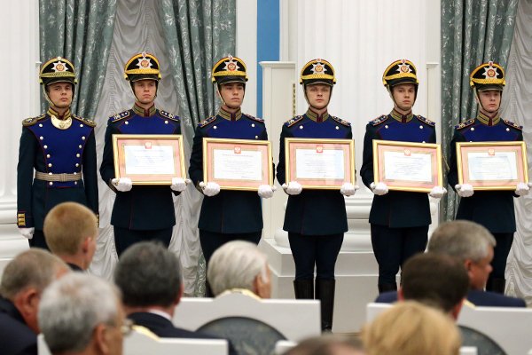 Путин присвоил пяти городам звания воинской славы