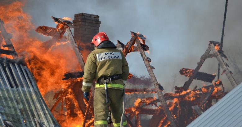 Женщина с ребенком погибли при пожаре в Красноярском крае