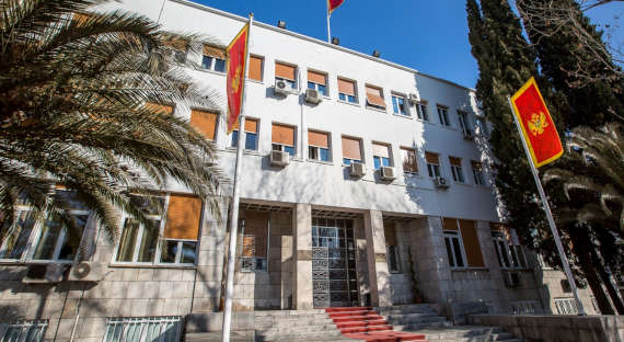 В Черногории легализовали однополые «партнерства»