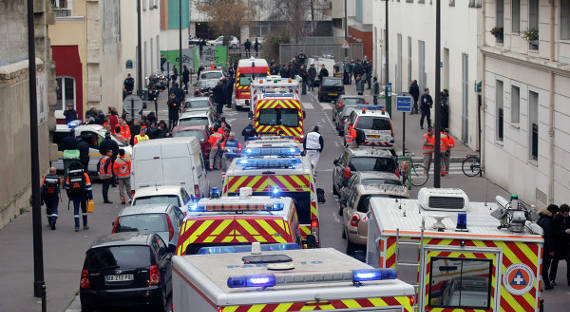 Около 500 французских полицейских устроили акцию в Париже