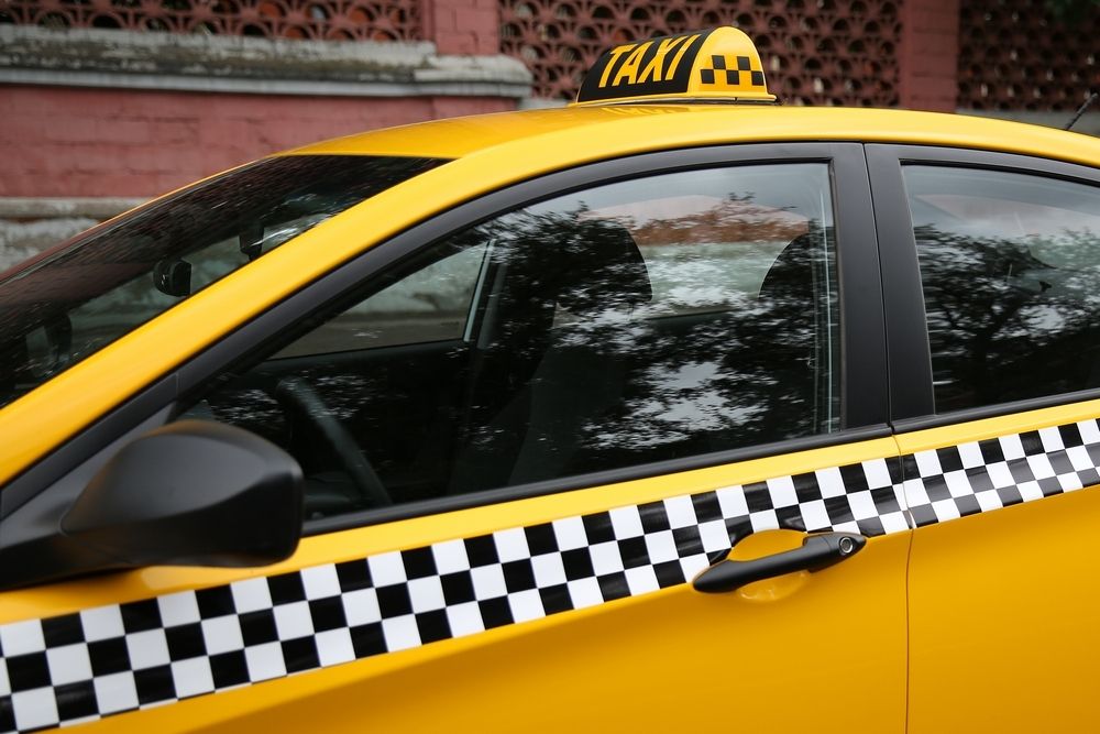 Госдума взялась за штрафы и "шашечки" для таксистов