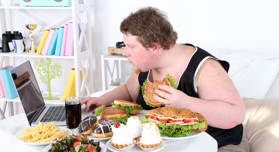 Ученые обвинили в ожирении сахар, фастфуд и скуку