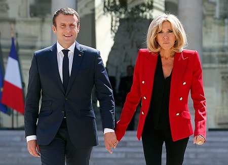 Президент Франции решил оказаться от принятия "устава первой леди"