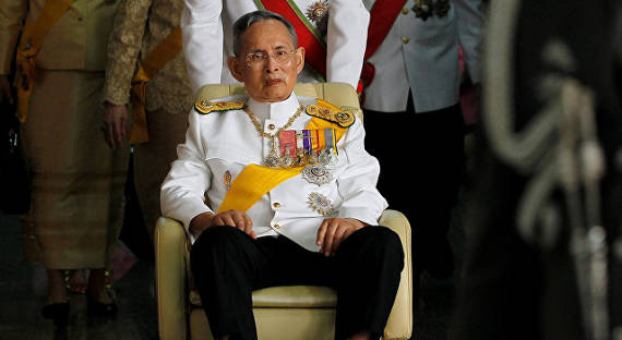 Король Таиланда умер, на престол претендует его сын
