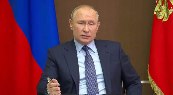 Путин поддержал идею продлить срок действия сертификата для переболевших COVID-19