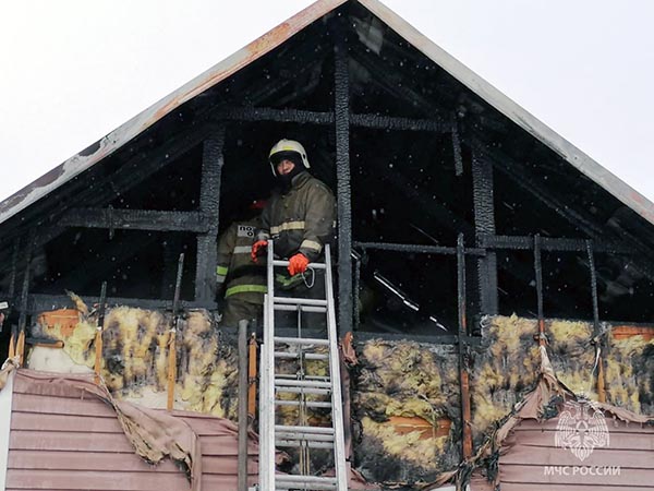 Нарушение правил эксплуатации печей стало причиной двух возгораний