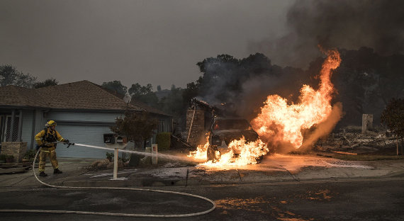 В Калифорнии локализовали пожар, который тушили два месяца