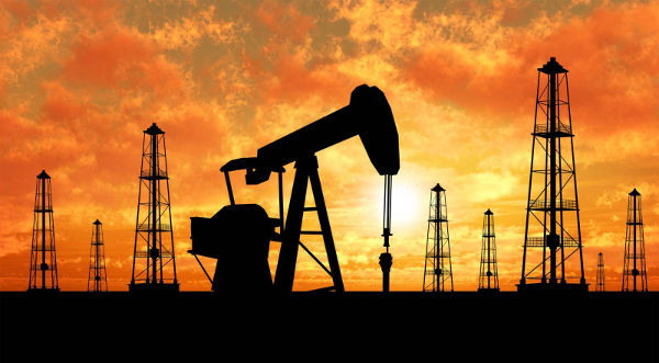 Кто уронил нефть? Deutsche Bank указывает на связь кризиса на Украине и начала падения цен на нефть