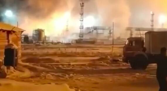 Семь человек пострадали при пожаре на нефтегазовом месторождении в Иркутской области