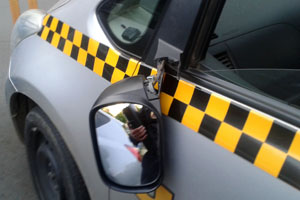 Абаканский пассажир разбил машину такси