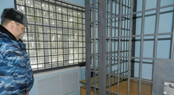 В бурятском изоляторе заключенные захватили в заложники полицейского