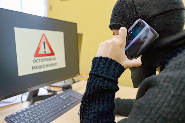 1,2 млн рублей лишилась абаканка после разговора с мошенниками