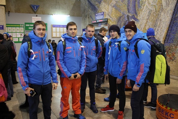 Юниорская сборная РФ по лыжным гонкам начала тренировки в Хакасии